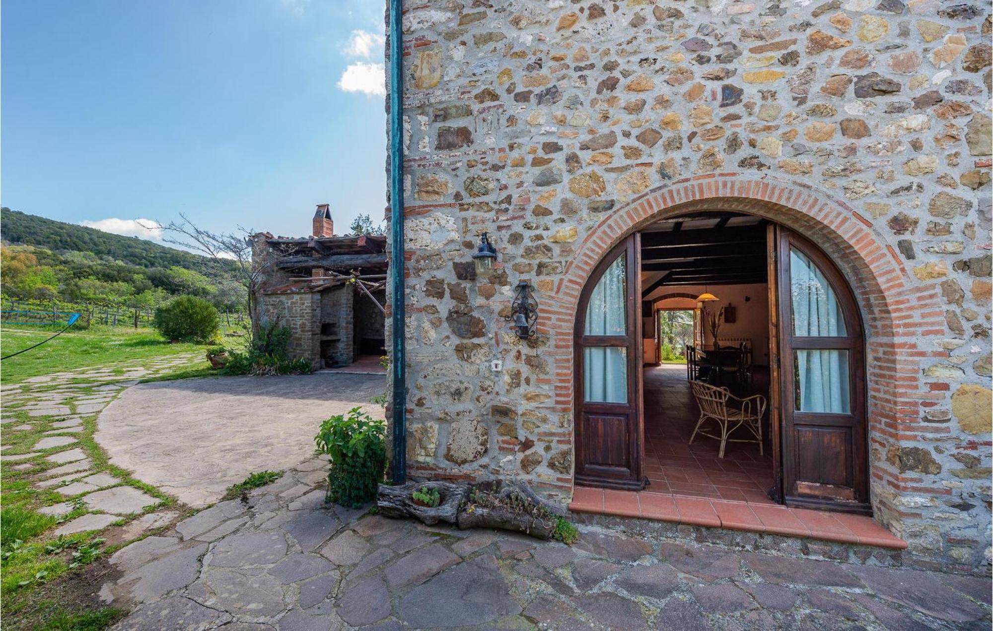 Cozy Home In Massa Marittima Gr With Kitchen Екстер'єр фото