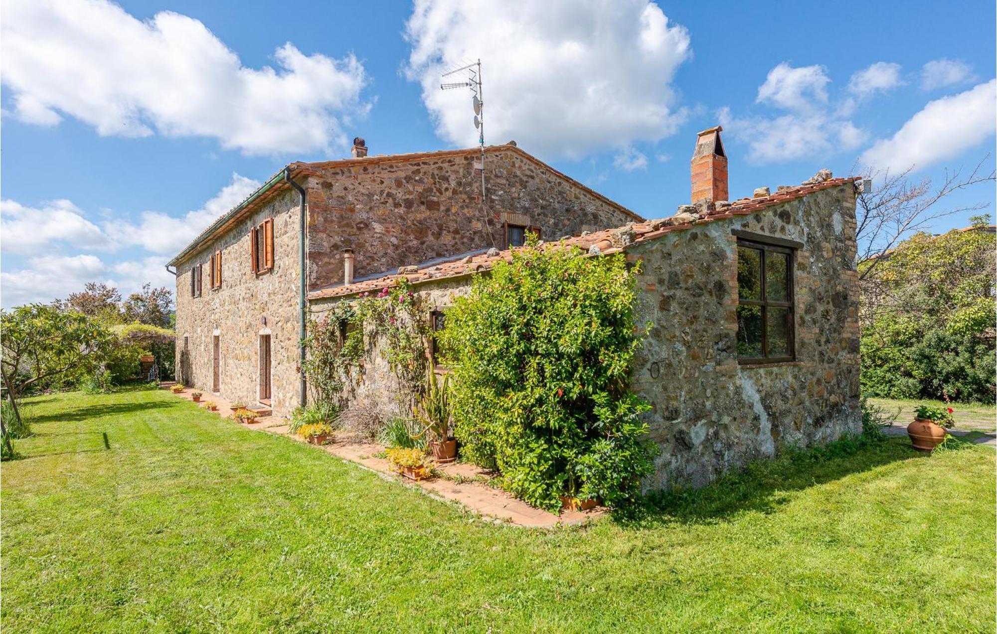 Cozy Home In Massa Marittima Gr With Kitchen Екстер'єр фото