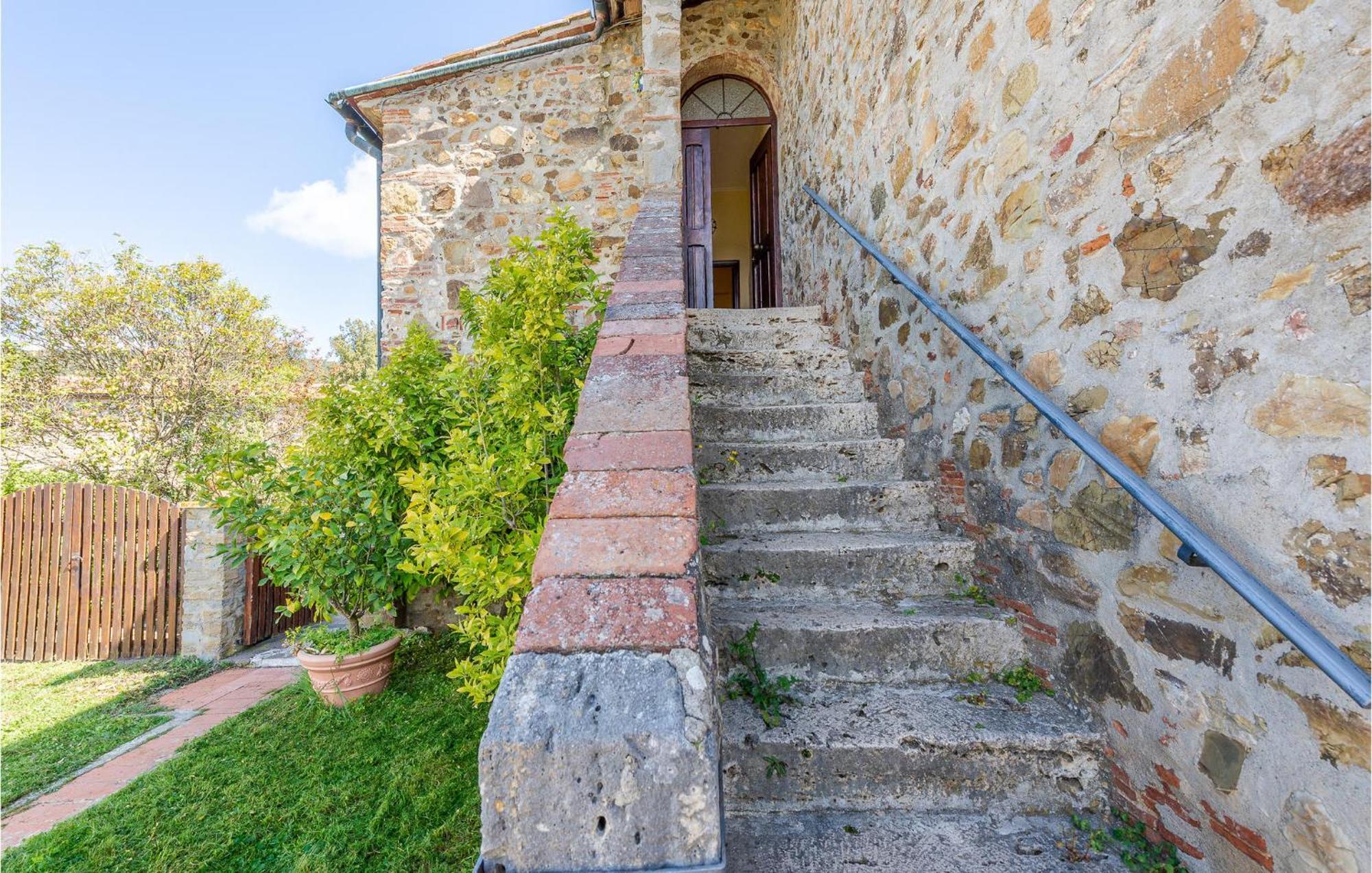 Cozy Home In Massa Marittima Gr With Kitchen Екстер'єр фото