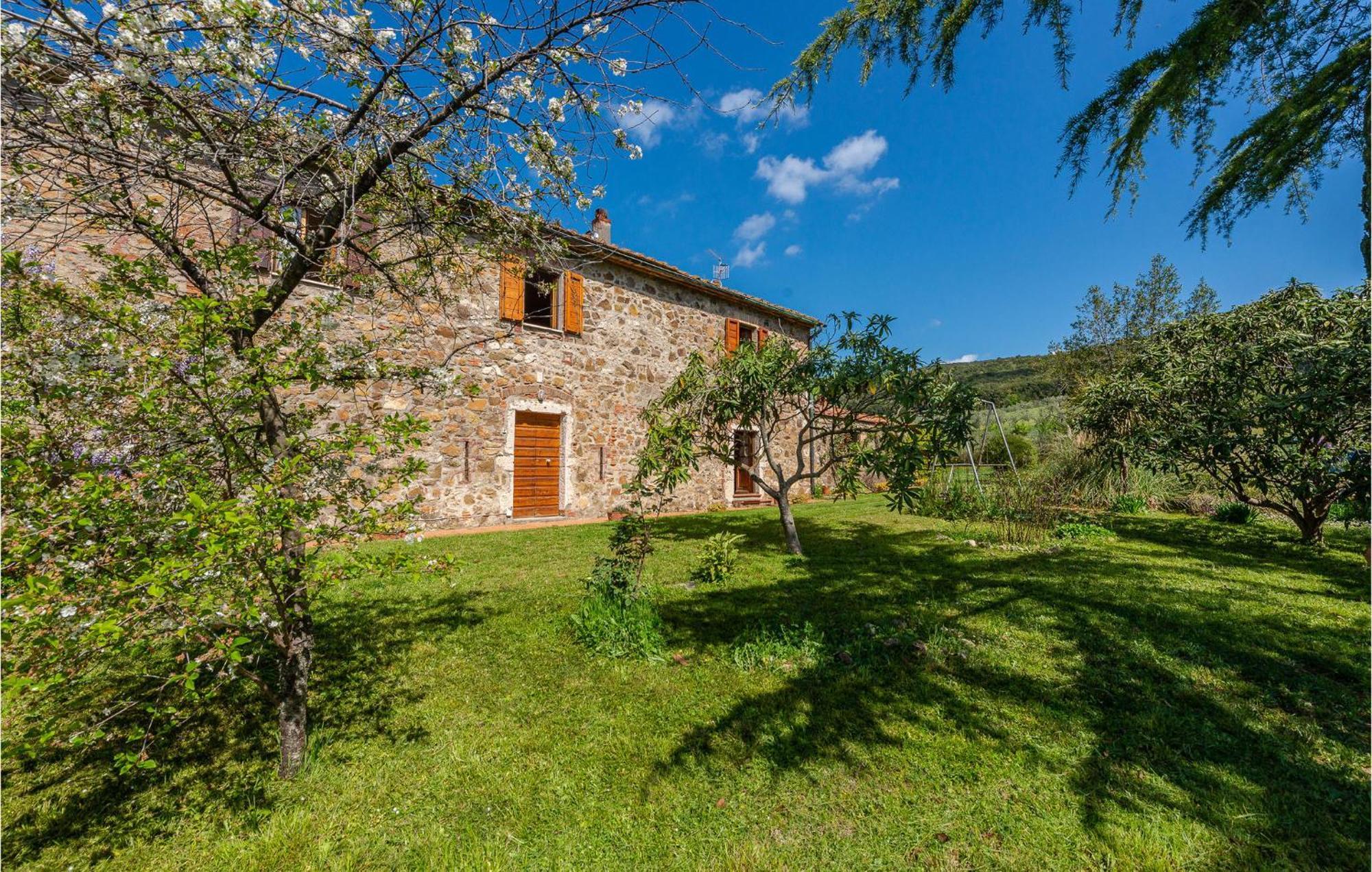 Cozy Home In Massa Marittima Gr With Kitchen Екстер'єр фото