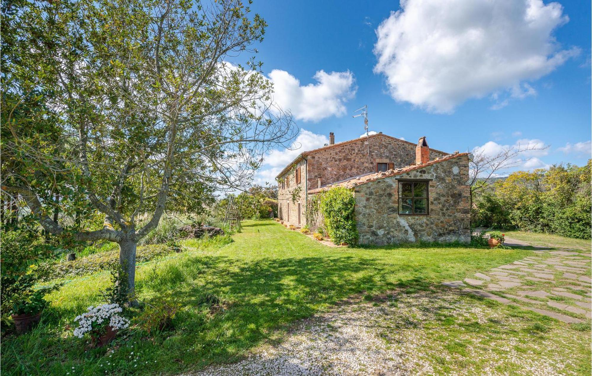 Cozy Home In Massa Marittima Gr With Kitchen Екстер'єр фото