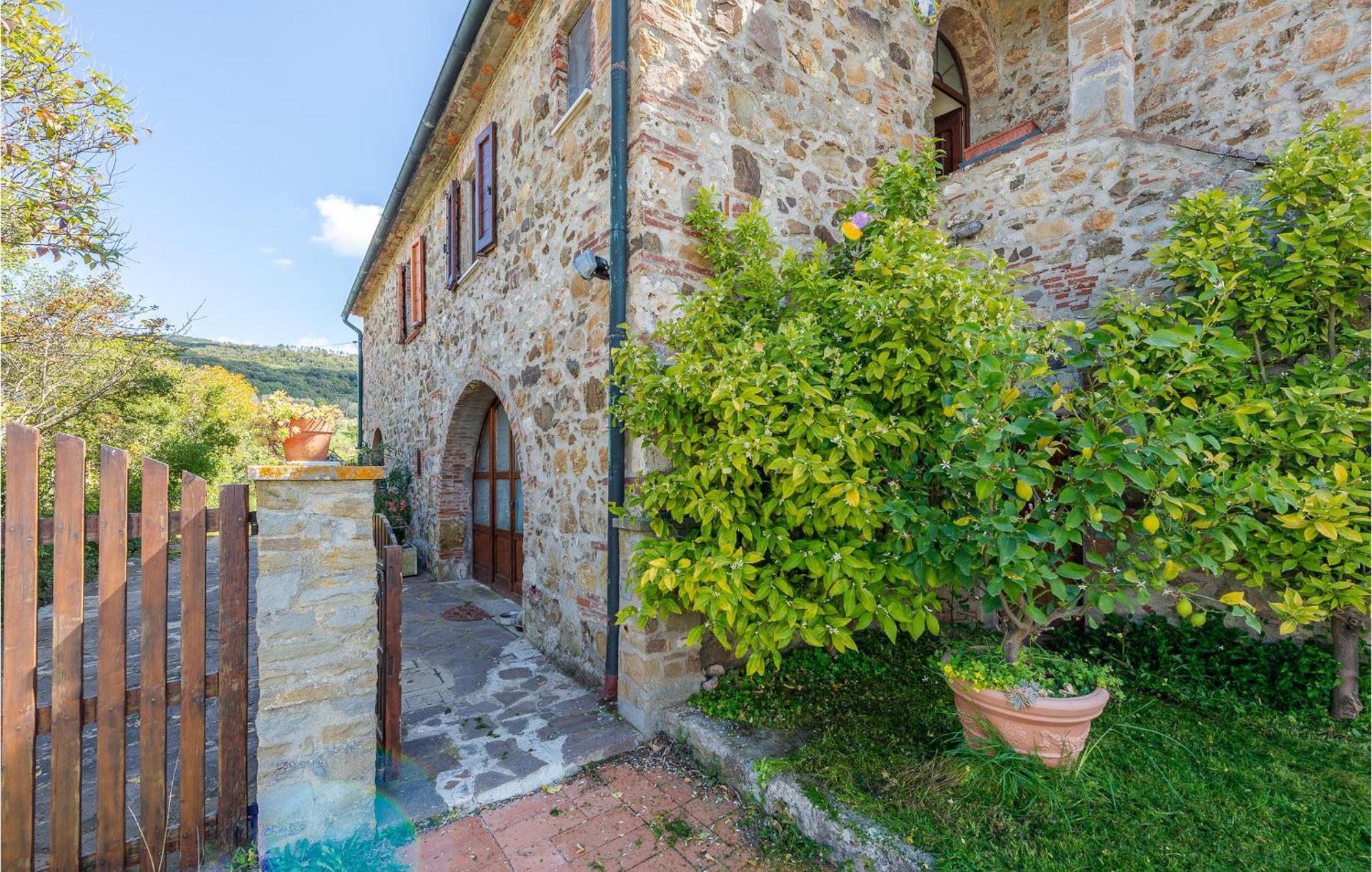 Cozy Home In Massa Marittima Gr With Kitchen Екстер'єр фото
